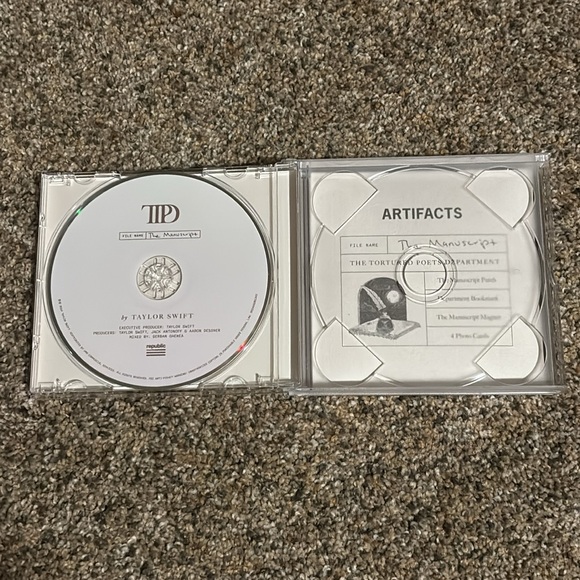 Taylor Swift The Tortured Poets Department Collector CD The Manuscript Artifacts - Picture 4 of 9